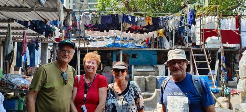 Mumbai: Dhobi Ghat Laundry and Dharavi Slum Tour with Local - Meeting your guide in Mumbai and getting the tone right