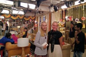 Mumbai Film City and Bollywood Tour with Meal - Goregaon Film City studios: live shooting and guided context