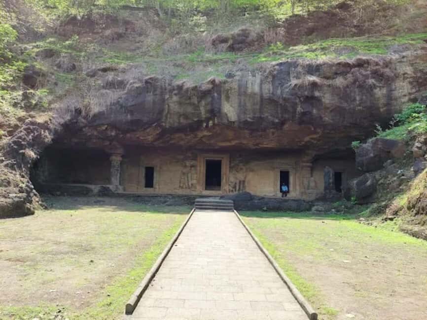 Mumbai: Full-Day Guided City Tour with Elephanta Caves - Chhatrapati Shivaji Terminus and Mumbai University: Gothic meets Indian style