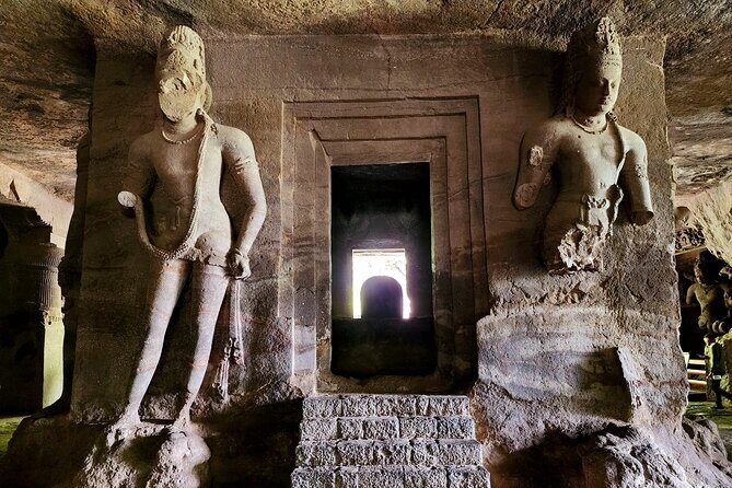 Mumbai Full-Day Sightseeing & Elephanta Caves Tour - Entering the Elephanta Caves and Mumbai Highlights Plan