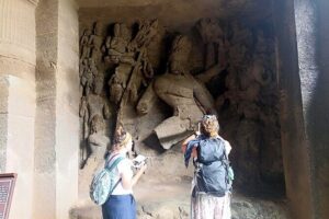 Mumbai Full-Day Sightseeing & Elephanta Caves Tour - Gateway of India: the first landmark that sets the tone