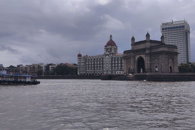 Mumbai Full-Day Sightseeing & Elephanta Caves Tour - Mani Bhavan and the University of Mumbai library area: a calmer cultural pause