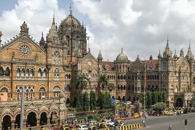 Mumbai Gems: 2-Day Private Tour with Elephanta, Slum & Dabbawala - The Mumbai Landmark Loop: Gateway, Marine Drive, Taj Mahal Palace, Hanging Gardens