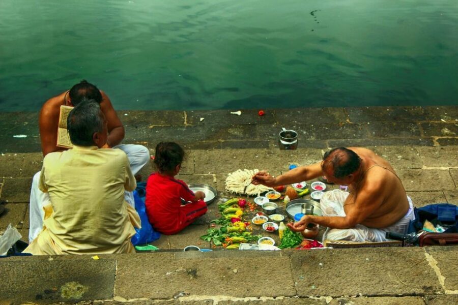Mumbai: Guided City Sightseeing Tour - Crawford Market and Marine Drive: where the city smells like Mumbai