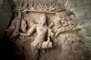 Mumbai Heritage Walk and Elephanta Caves Experience - Elephanta Caves: what you’ll see and how to handle the steps