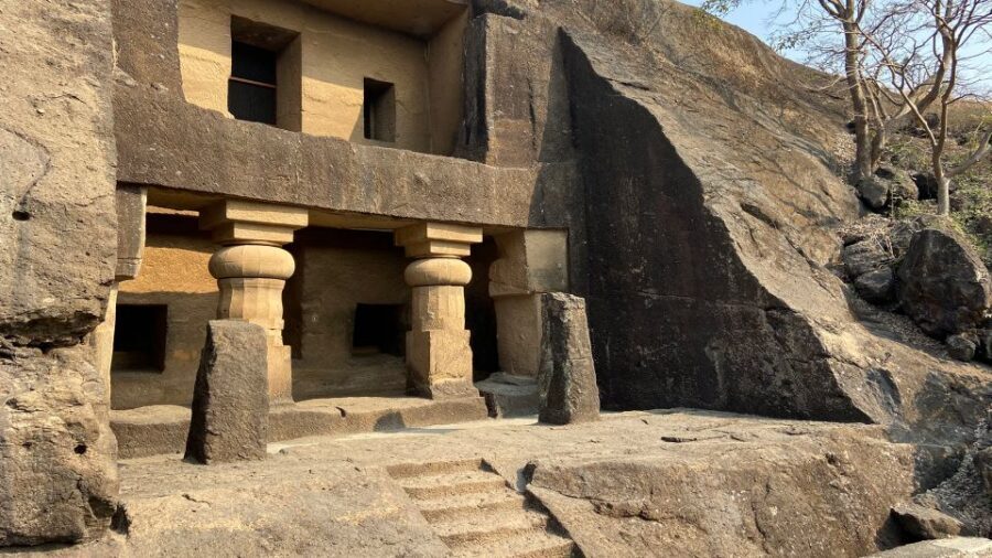 Mumbai: Kanheri Caves and The Golden Pagoda Temple - Kanheri Caves: prayer halls, monastic cells, and basalt artistry