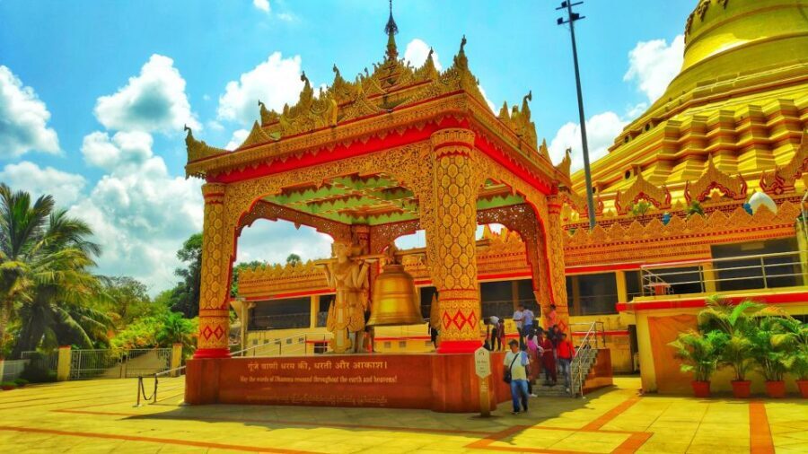 Mumbai: Kanheri Caves and The Golden Pagoda Temple - Inside the pagoda: the meditation hall and the Lord Buddha idol