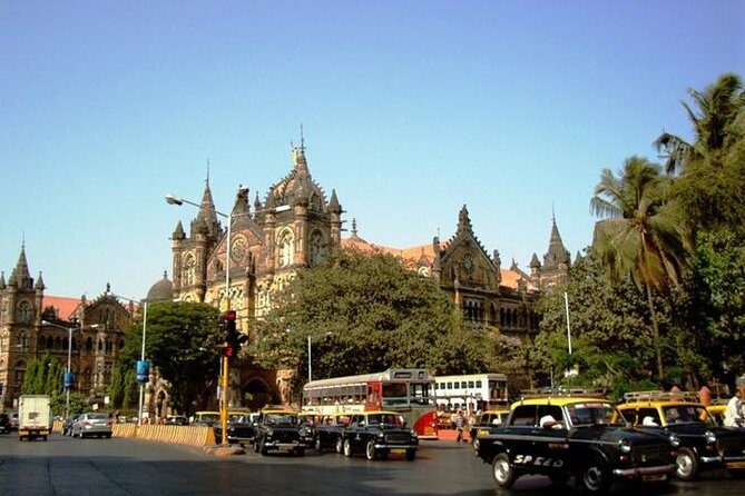 Mumbai Local - Best Seller from Mumbai Magic - Walking the landmarks route: Regal Circle, Kala Ghoda, Churchgate