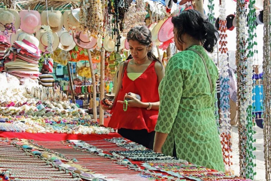 Mumbai: Magical Markets Tour - Zaveri Bazaar: jewelry on a scale most people don’t expect