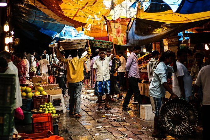Mumbai Market Tour in Private Vehicle - Bargaining With a Local Guide Without Losing the Fun