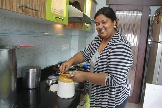 Mumbai Market Tour & Maharashtrian Cooking Class with Chef Reshma - Meeting point and the 4:00 pm start: plan your arrival first