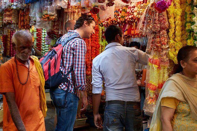Mumbai Markets and Temples Tour - How the guide turns chaos into a readable story
