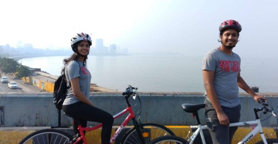 Mumbai: Morning Bicycle Tour - Meeting at Kailash Parbat and getting on the road smoothly