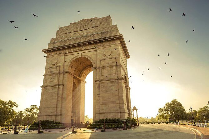 Mumbai : Private 2 Days Agra Taj mahal & Delhi Tours From Mumbai - Day 1 in Delhi: Qutub Minar, Jama Masjid, and the Big-Sight Contrast