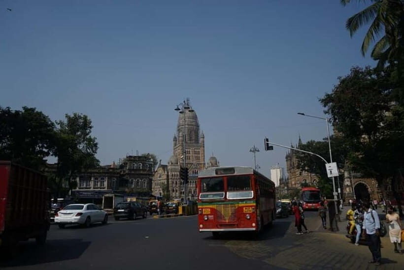 Mumbai: Private Slum and Sightseeing Full-day tour - A one-day mix of Dharavi and Mumbai landmarks
