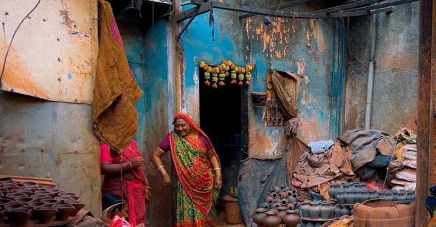 Mumbai: Private Slum and Sightseeing Full-day tour - Crawford Market: the real shopping chaos, not the postcard version