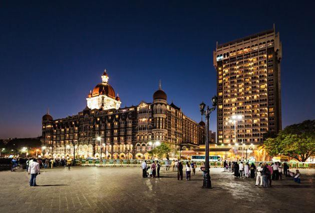 Mumbai: Private Walking Tour with a Local - Why a Lokafyer route beats a fixed Mumbai checklist