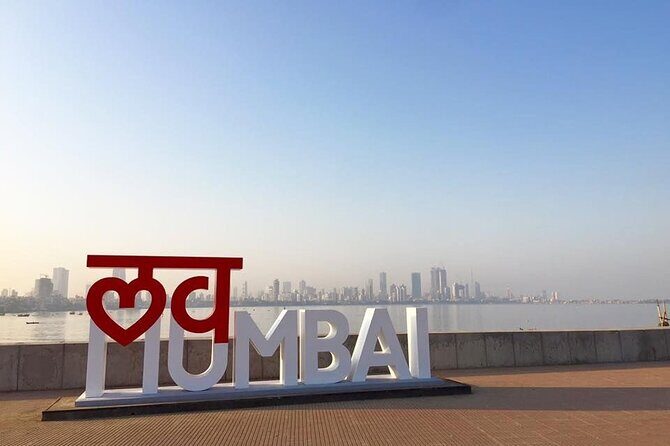 Mumbai Sightseeing Tour - Getting your bearings in South Mumbai (fast)