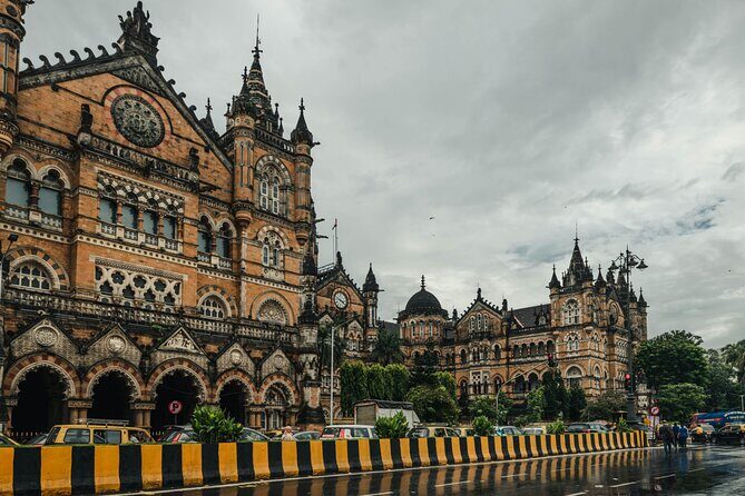 Mumbai Sightseeing Tour - Hanging Garden and Marine Drive: viewpoint payoff