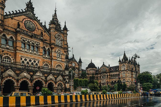 Mumbai Sightseeing Tour - Girgaon Chowpatty beach: real Mumbai, not a set