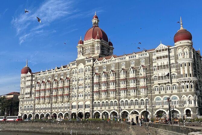 Mumbai Sightseeing Tour - Gateway of India and the Taj Mahal Palace area: drama by the sea