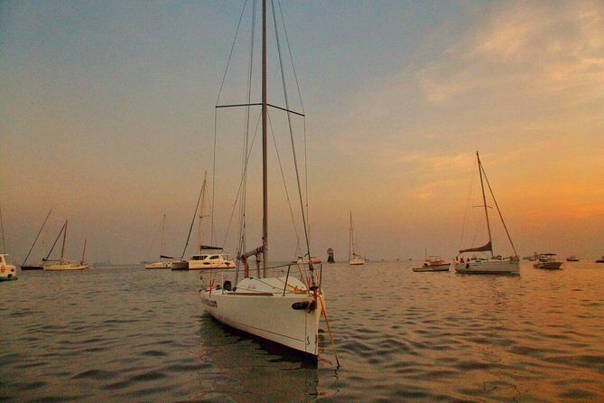 Mumbai Sky Line Private Sailing Excursion for up to 5ppl - Meeting at Oyster Sailing Jetty No. 5 (Colaba) Without Stress