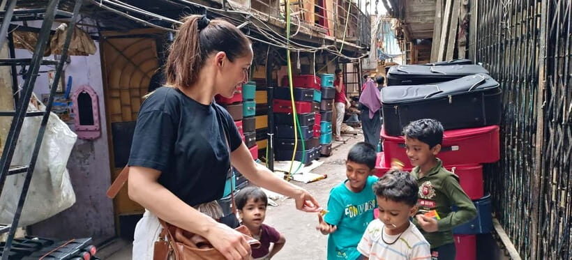 Mumbai: Slum Tour Dharavi & Dhobi Ghat Laundry with a Local - The business side: industries and an eye-opening income picture