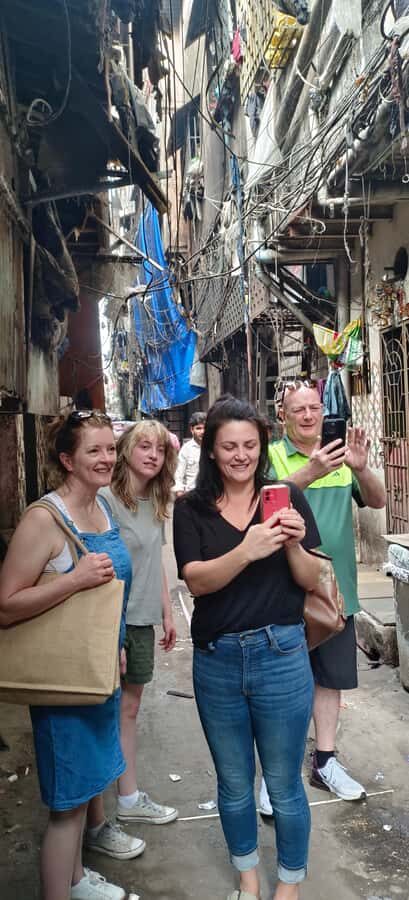 Mumbai: Slum Tour Dharavi Small Group with a Local Guide - Meeting in Mahim: How to Start Without Stress