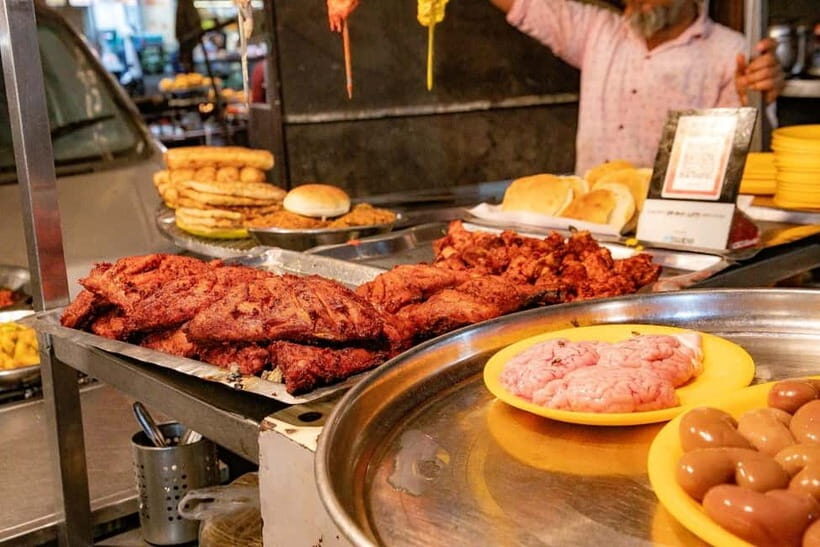 Mumbai: Street Food and Night Markets Tour - Girgaon street food tasting: snack pacing you can actually enjoy