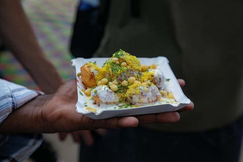 Mumbai: Street Food and Night Markets Tour - Minara Masjid area tastings: where the night market gets serious