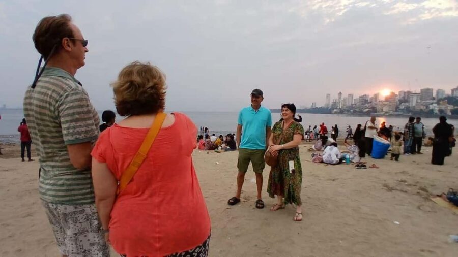 Mumbai Street Food Tour with Evening Bazaar Walk - Why This Mumbai Street Food Loop Works