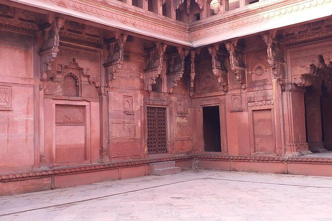 Mumbai to Agra Taj Mahal Day Trip with Return Flights and Lunch - Flights to Delhi, then a private drive into Agra