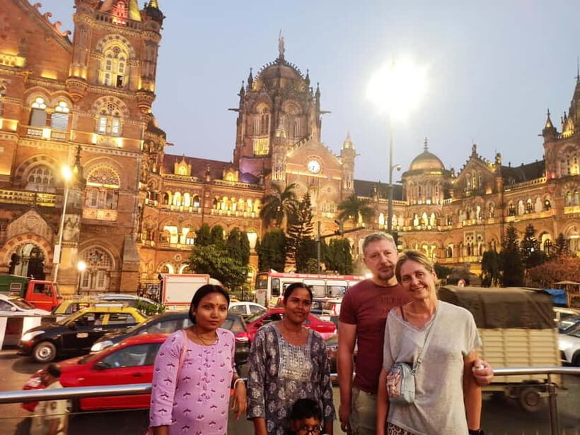 Night Tour: Mumbai’s Nights & Buzzing Bazaars - Hanging Gardens, Dhobi Ghat, and quick looks at iconic Mumbai