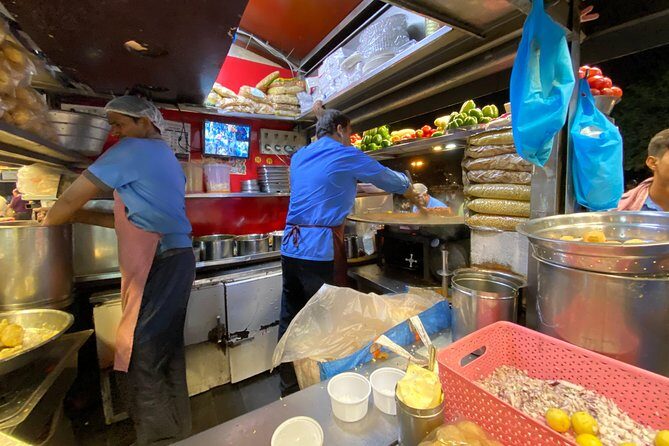 Private 4-Hour Tour of Mumbai’s Tastiest Local Foods - Marine Drive: where the starters come together