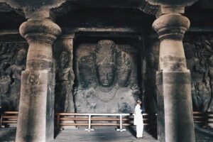 Private Elephanta Caves & Mumbai Sightseeing Tour with AC Car - Elephanta Caves: 4 hours that can turn into a full experience