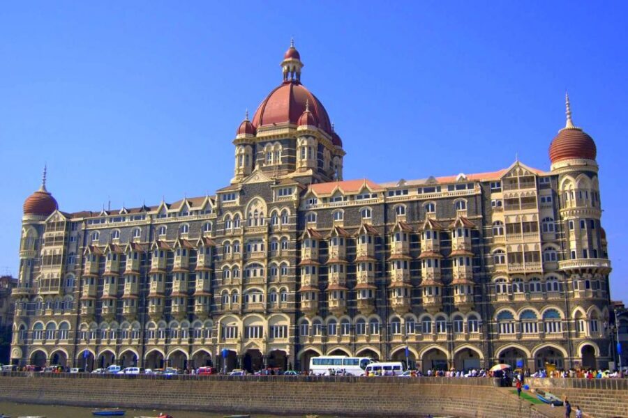 Private Exclusive Sightseeing Tour of Mumbai with Guide - Oval Maidan to Churchgate Station: Big Squares, Clocks, and Railway Energy
