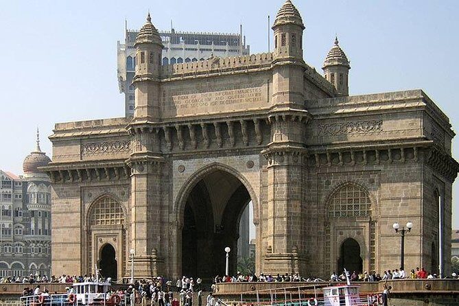 Private Full Day City Tour of Mumbai - The 9am start and the real tide rule at Haji Ali Dargah