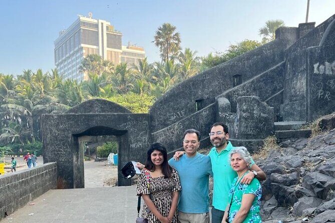 Private Guided Bandra Half Day City Tour in AC Vehicle - Guide Quality: What the Best Reviews Make Clear