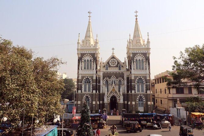 Private Guided Walking Tour in Bandra Queen of Suburbs - Key things that make this Bandra tour worth your time