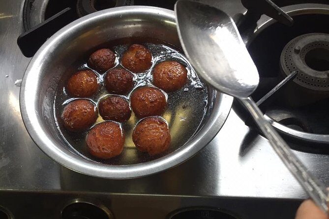 Private Half-Day Mumbai Cooking Class - Getting to the cooking spot: pickup, A/C, and a simple route