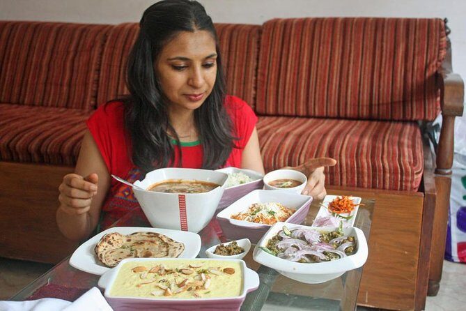 Private Market Tour and Vegetarian Cooking Class in Mumbai - The 30-minute covered grocery store stop: what you’re really learning