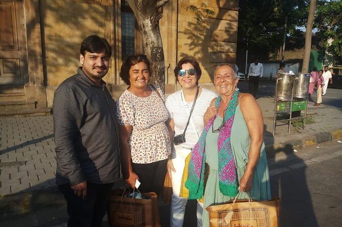 Private Mumbai Airport Pick-up - Car comfort and the South Mumbai drop-off reality