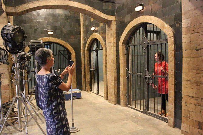 Private Mumbai City Tour and Bollywood Tours With Meal - Worli Sea Face in the Morning: Quick Views, Good Atmosphere