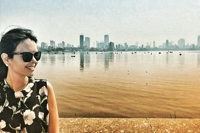 PRIVATE Mumbai Full Day Tour in Premium Car/Bus/Moped with GUIDE - Marine Drive: the Queen’s Necklace view you can plan around