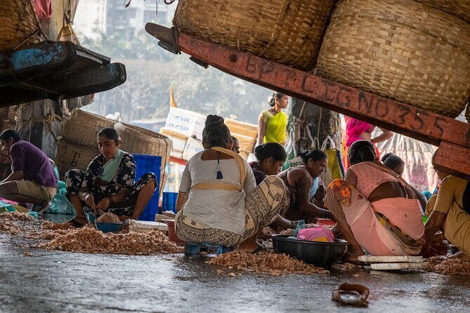 Private Mumbai Sightseeing Tour - Full Day - Haji Ali Mosque to Crawford Market: sea-edge worship and a power-to-make-room market