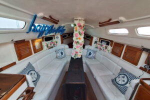 Sailing Experience in Mumbai on Mid Size Yacht - Cruising the Famous Stretch: Taj Mahal Palace and the Skyline