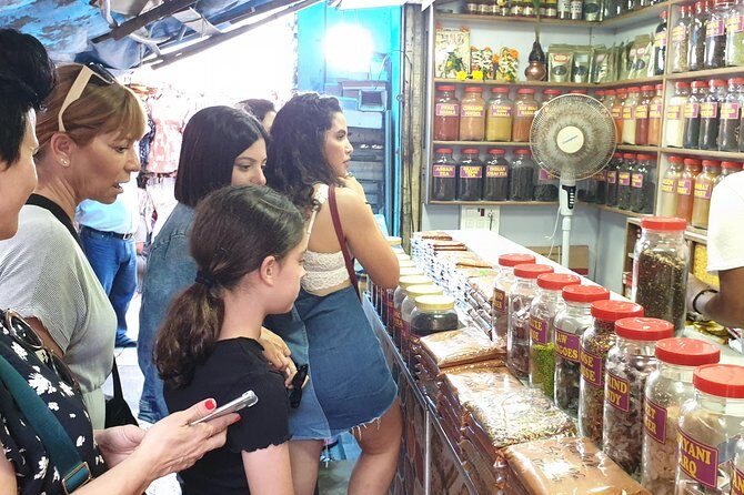 Shared Group Mumbai Tour For Cruise traveler - Hanging Gardens and Kamala Nehru Park: sunset views without the big commitment