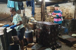 Small Group Tour of Dharavi Slum - Your 2 hours 15 minutes: how the day flows