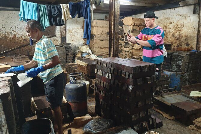 Small Group Tour of Dharavi Slum - Your 2 hours 15 minutes: how the day flows