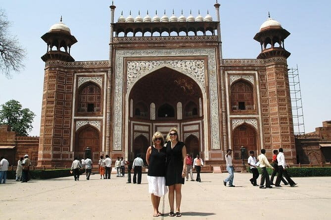 Taj Mahal Day Trip Including Same Day Flights from Mumbai - How the same-day Mumbai–Delhi–Agra schedule really works